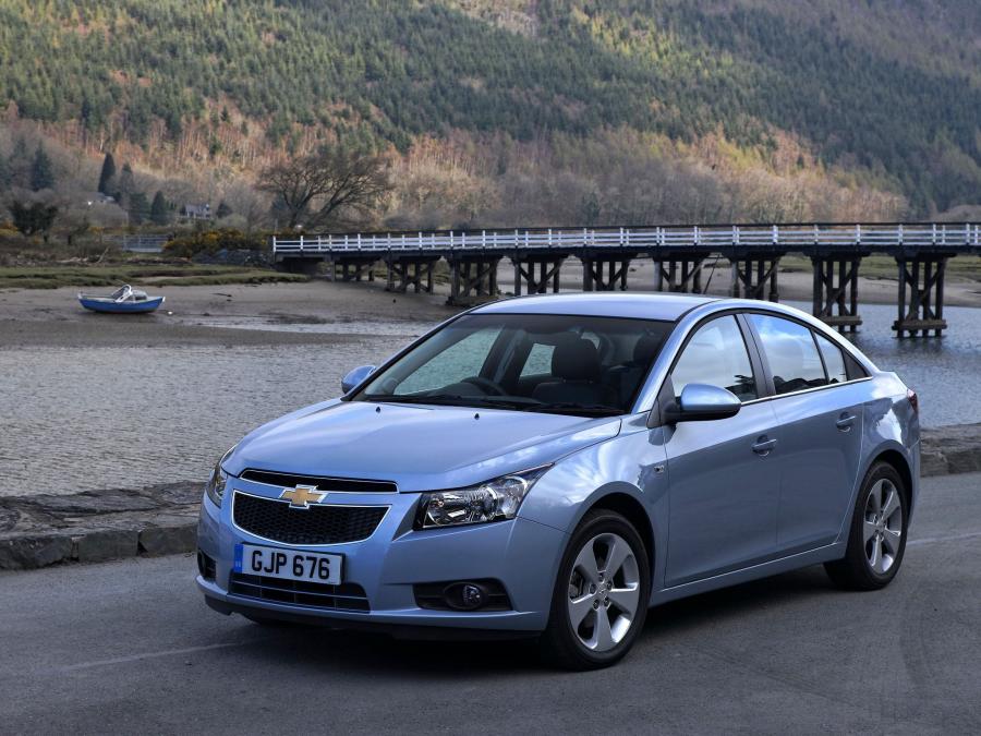  Chevrolet Cruze 2009 года  (UK) (фото 10 из 16)